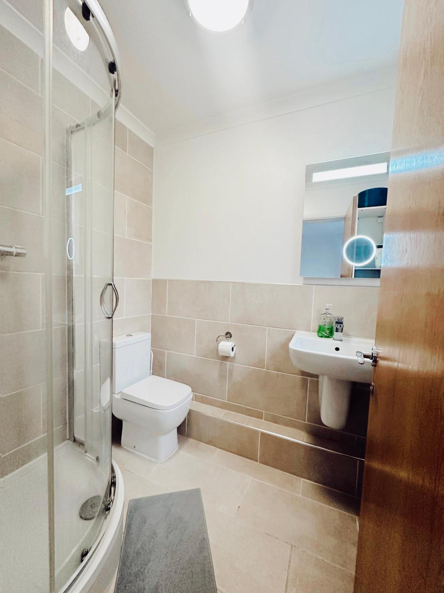 En-Suite Room 5Mins From Tower Bridge Londra Dış mekan fotoğraf